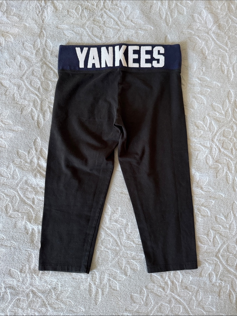 PINK Vintage Sequin Embellished NY Yankees Capri